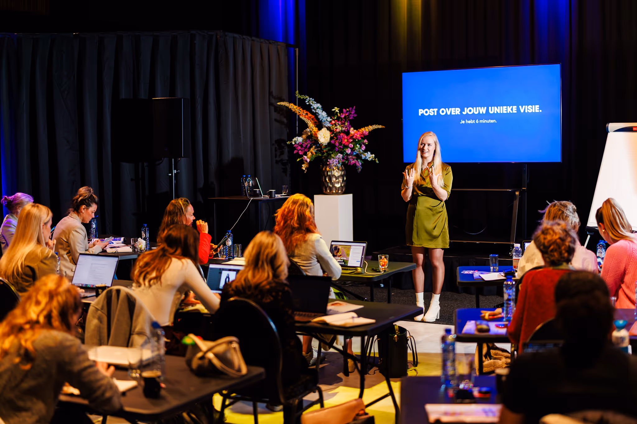 Tessa geeft een live training