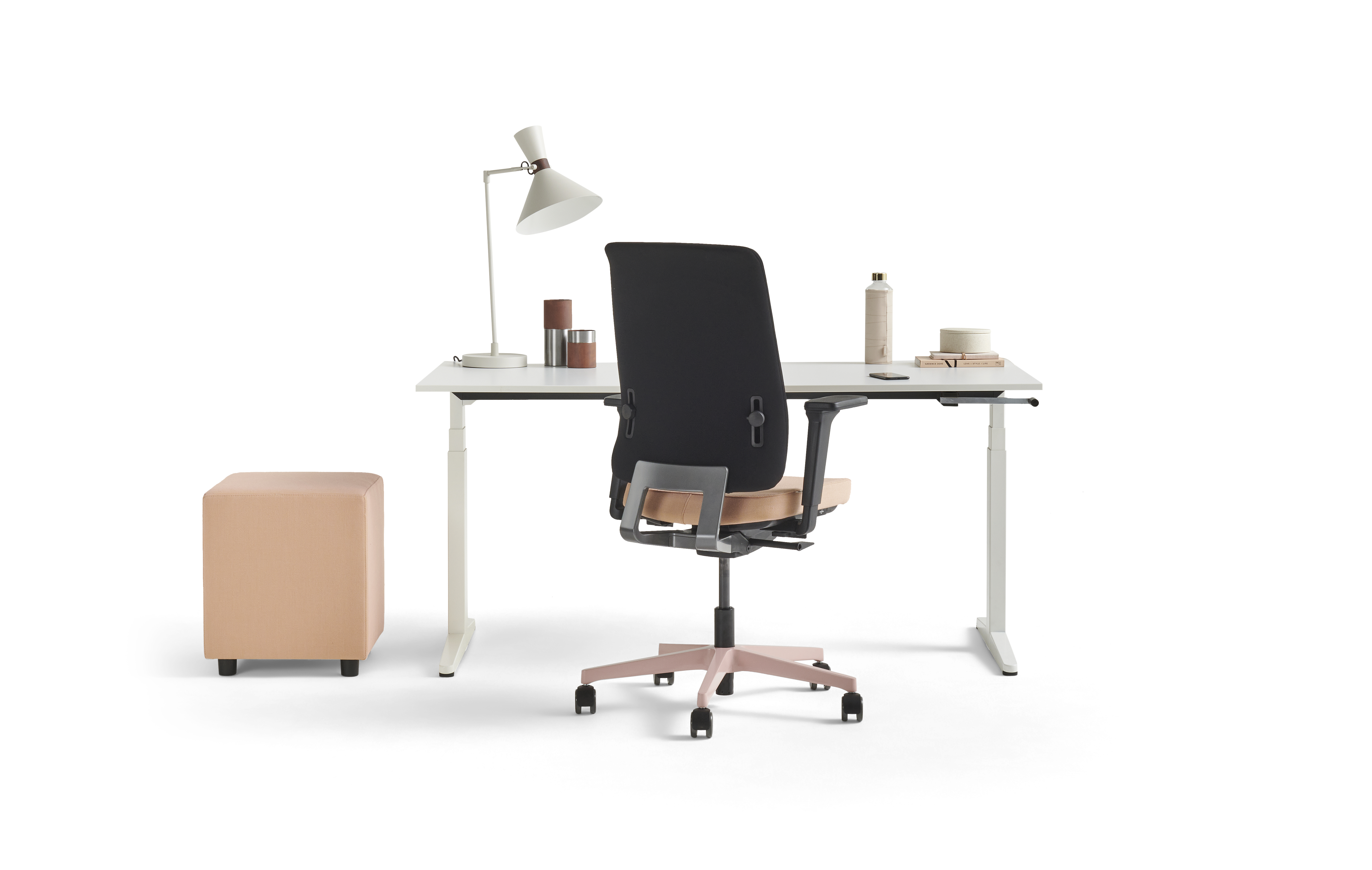 Ahrend: Nachhaltige Büromöbel für Wohlbefinden und Produktivität in Unternehmen weltweit.