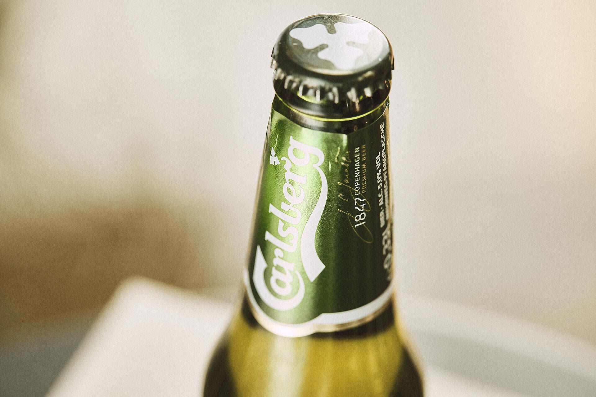 Carlsberg: Gesunde Druckfarben für nachhaltige Flaschenetiketten - Cradle to Cradle Certified® Standard auf Silberniveau.