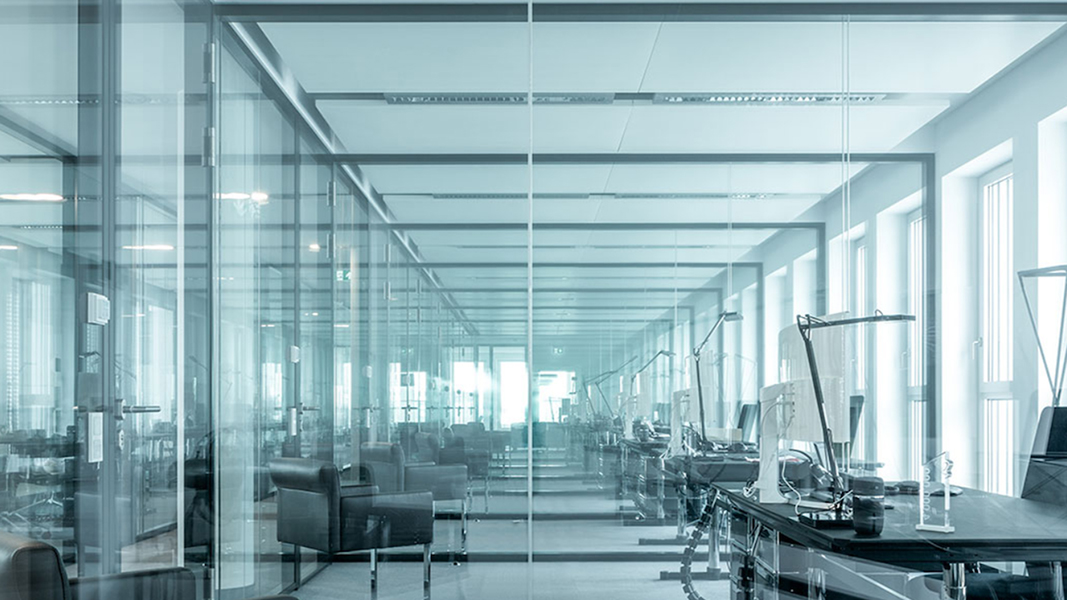 Lindner Life glass partitions: sustainable and modern room design for a better working environment.