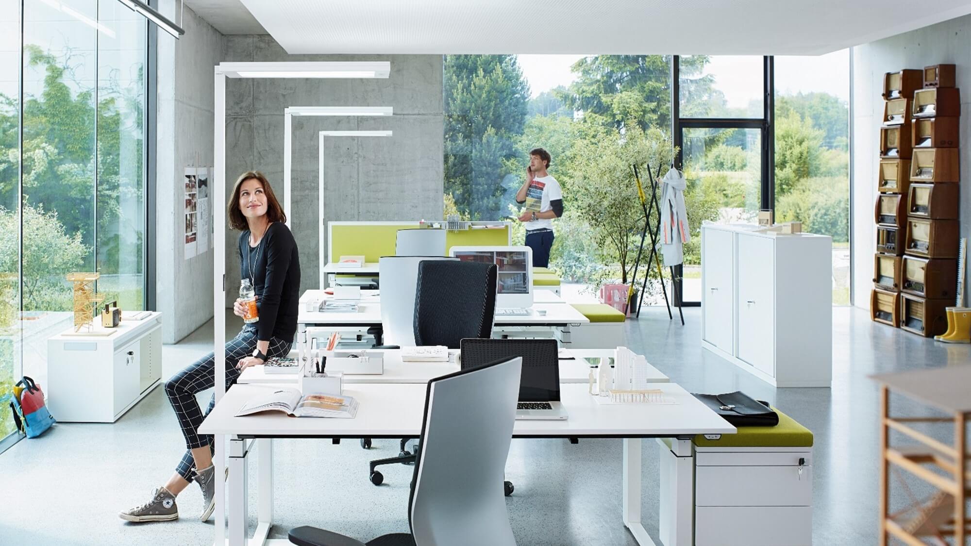 Innovatieve verlichtingsoplossingen met Waldmann, veiligheid en energiebesparing op de werkplek.