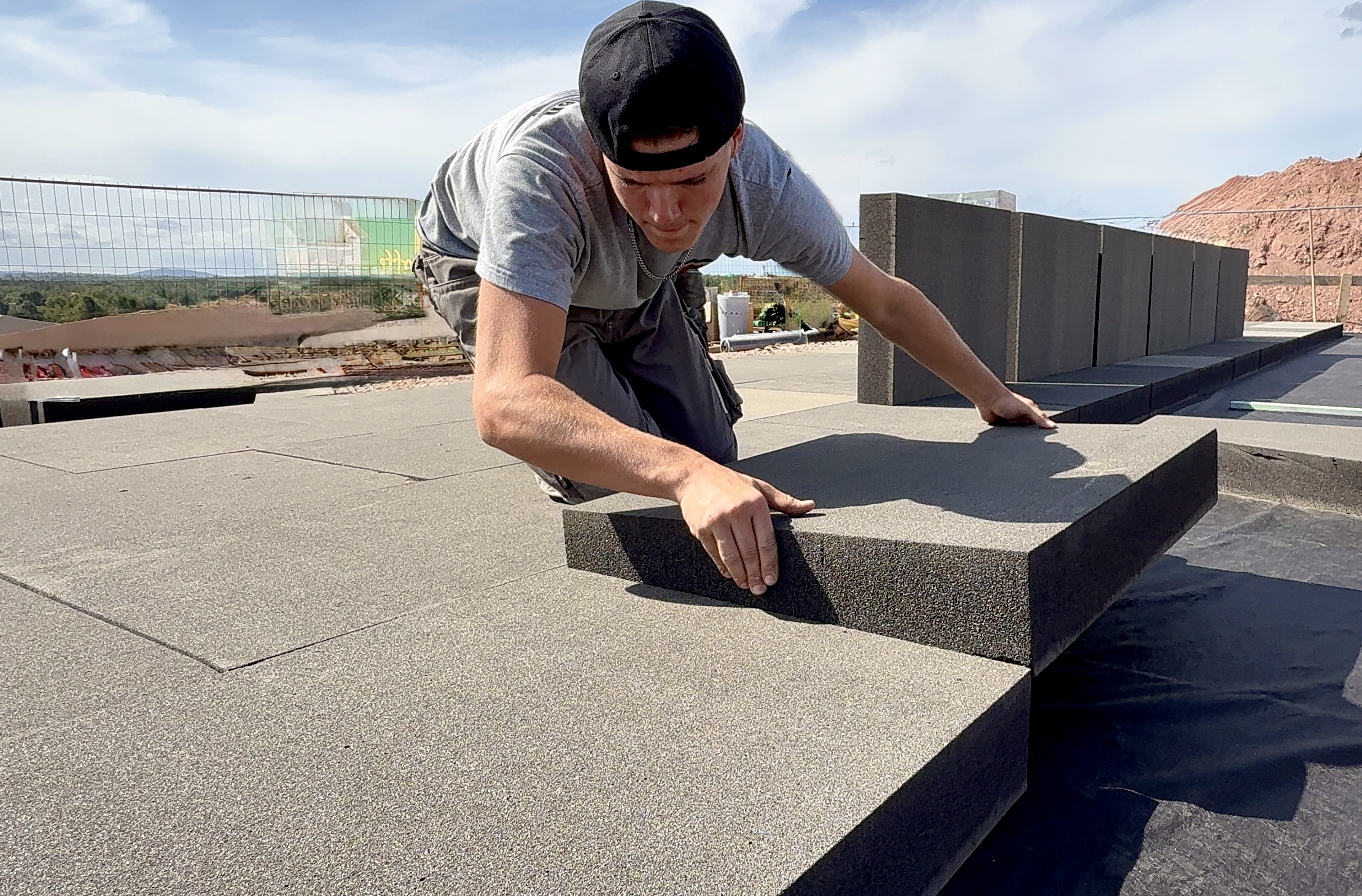 Foam glass insulation materials made from recycled glass: durable, robust and consistently recyclable.