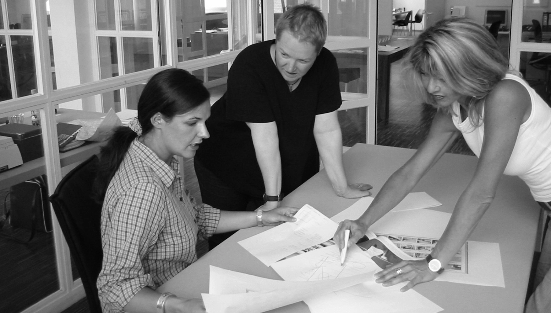 Drei Gründerinnen von ABSICHT im Jahr 2000, Agenturstart mit viel Energie und Teamspirit.