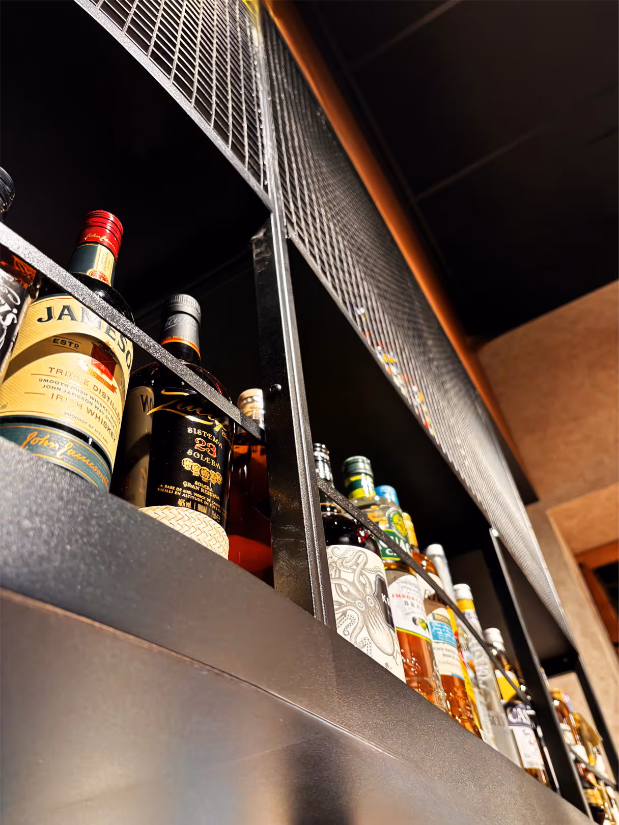 Ouvrage en cuivre pour le restaurant AUDA à Marseille