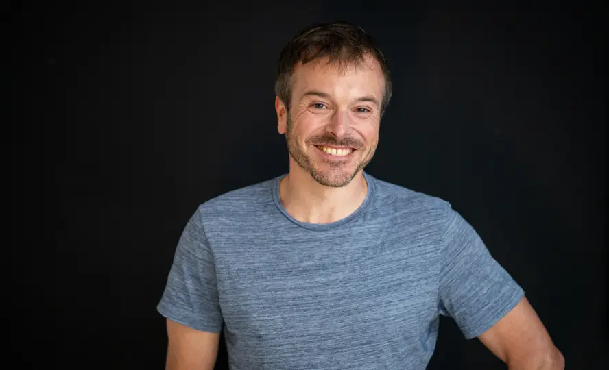 Mit einer Schulungsplattform navigieren Mitarbeitende und Personalentwicklung einfach durch den Weiterbildungsmarkt (Whitepaper Download) 