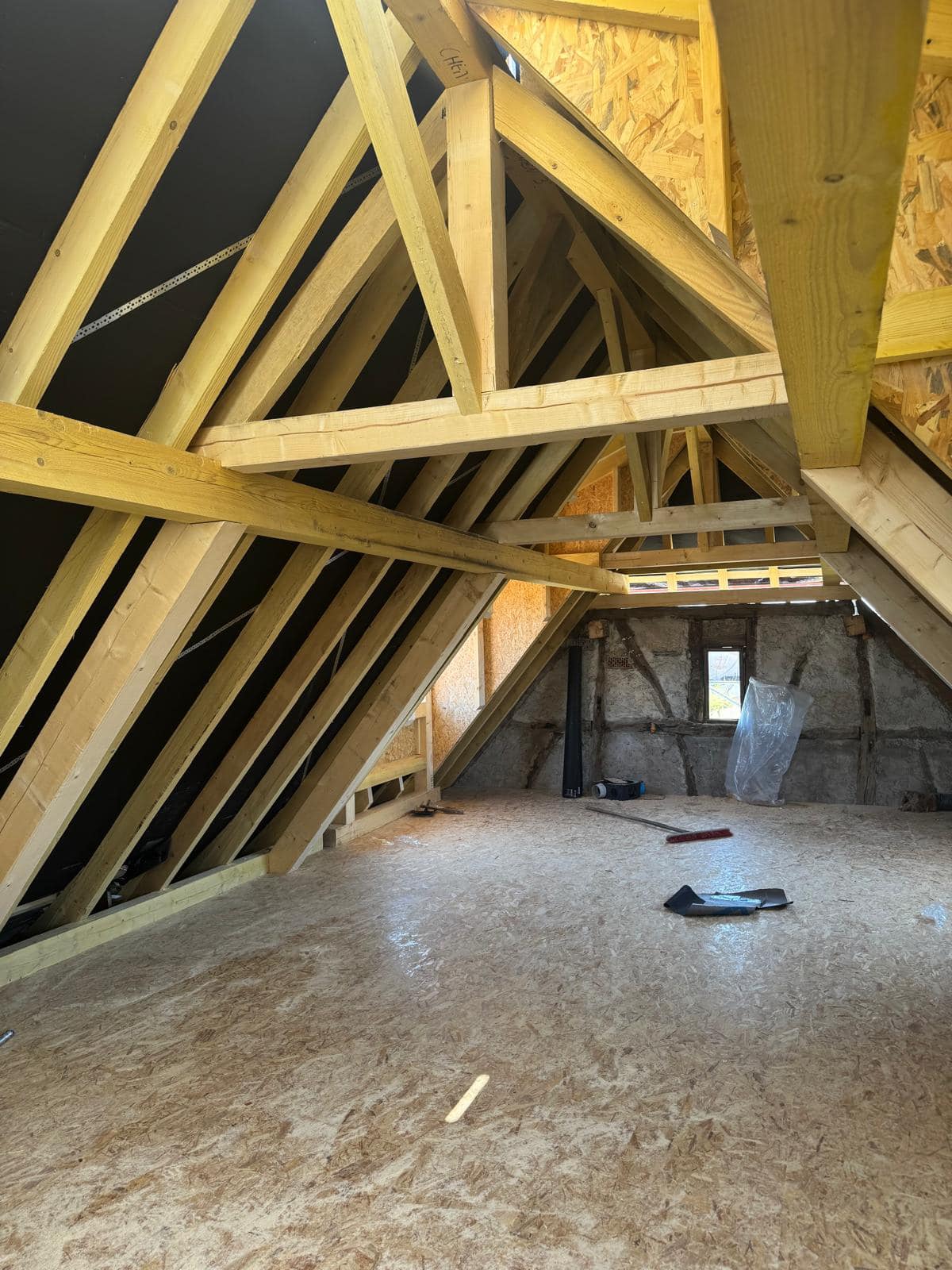 intérieur charpente maison alsacienne