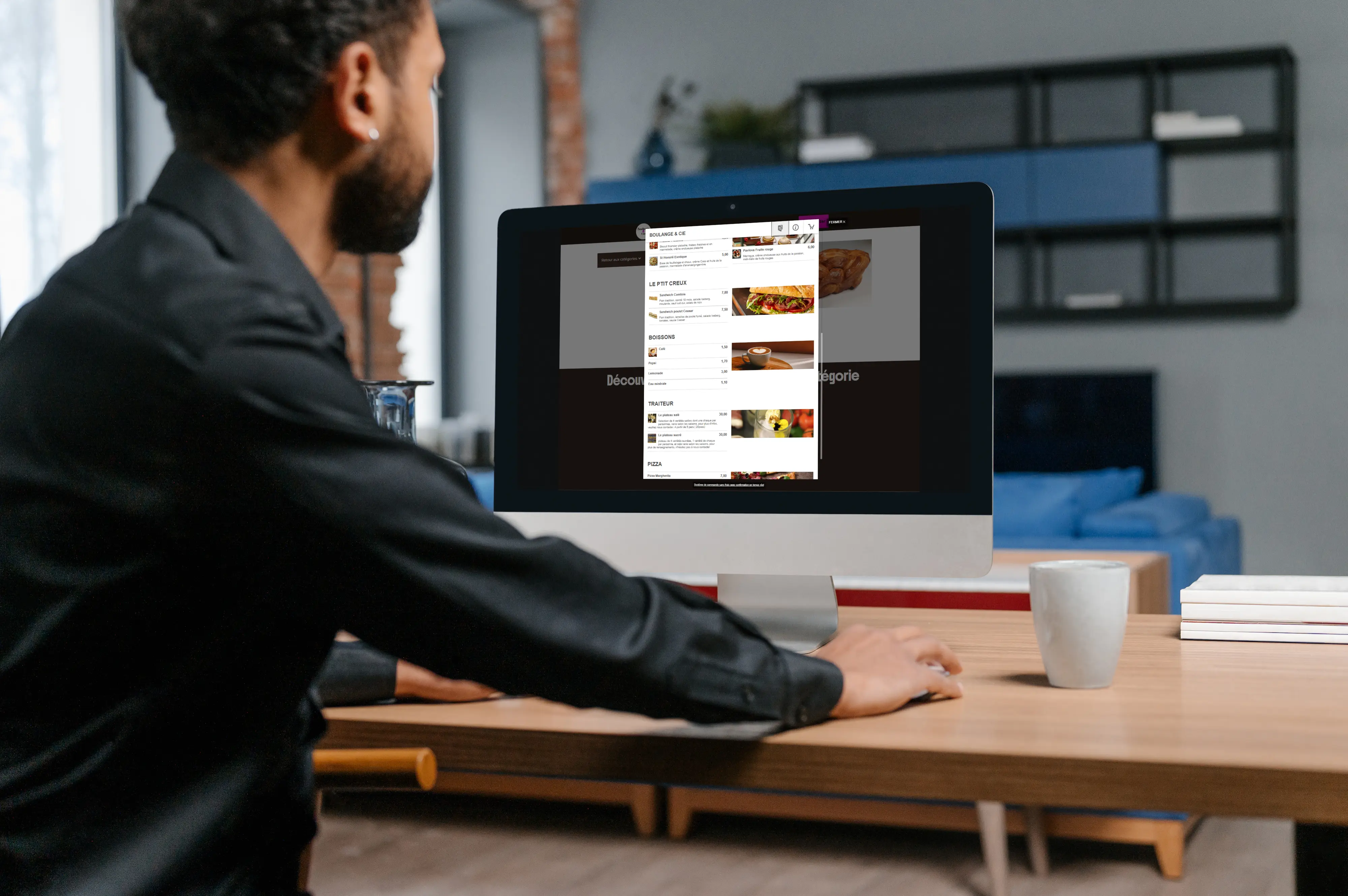 Un écran d'ordinateur affichant un site web de boulangerie, présentant une page de Click & Collect avec les produits disponible