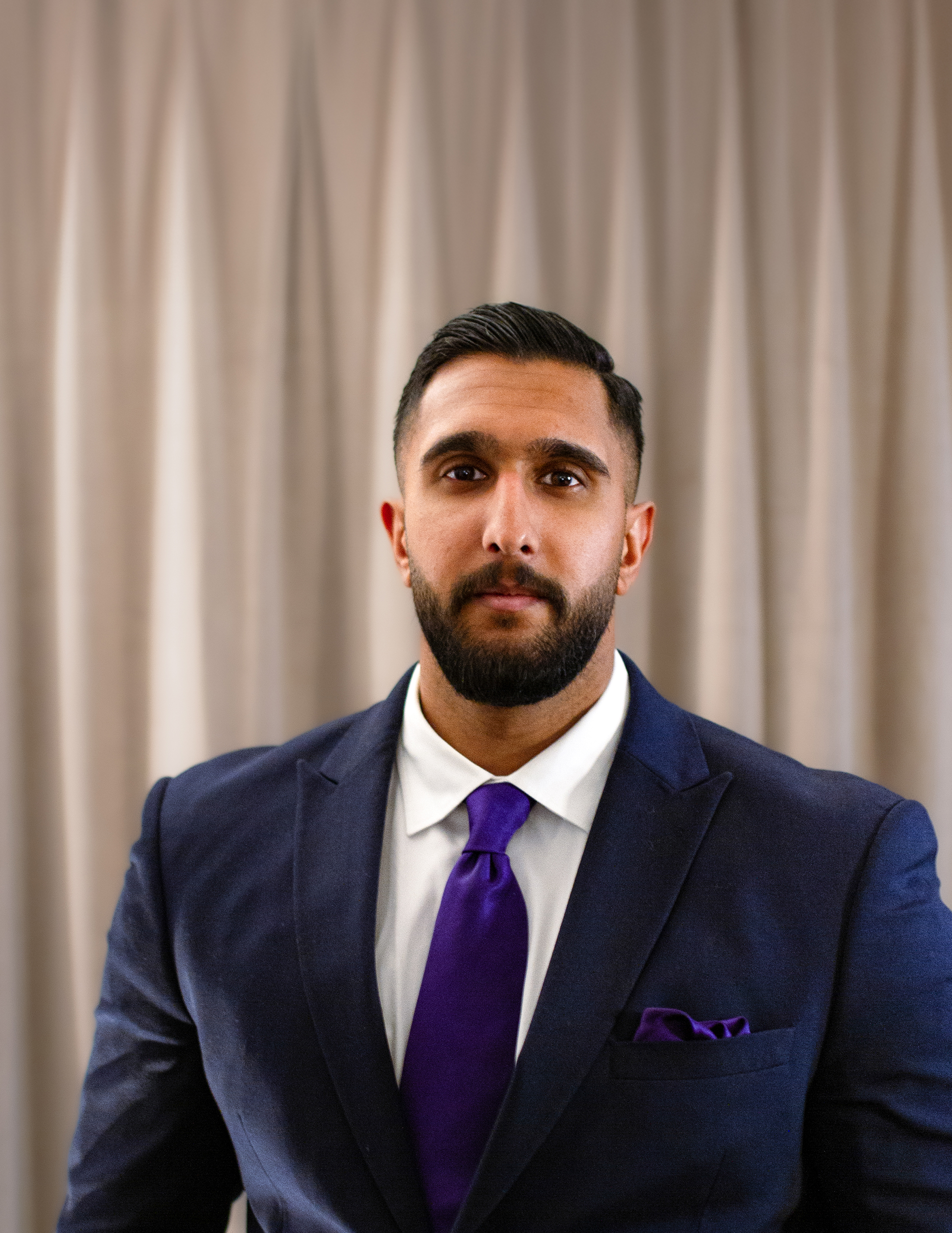Porträtt av Rikesh Chouhan, Co-Founder på Qonfin, rådgivare för skräddarsydda finansieringslösningar.