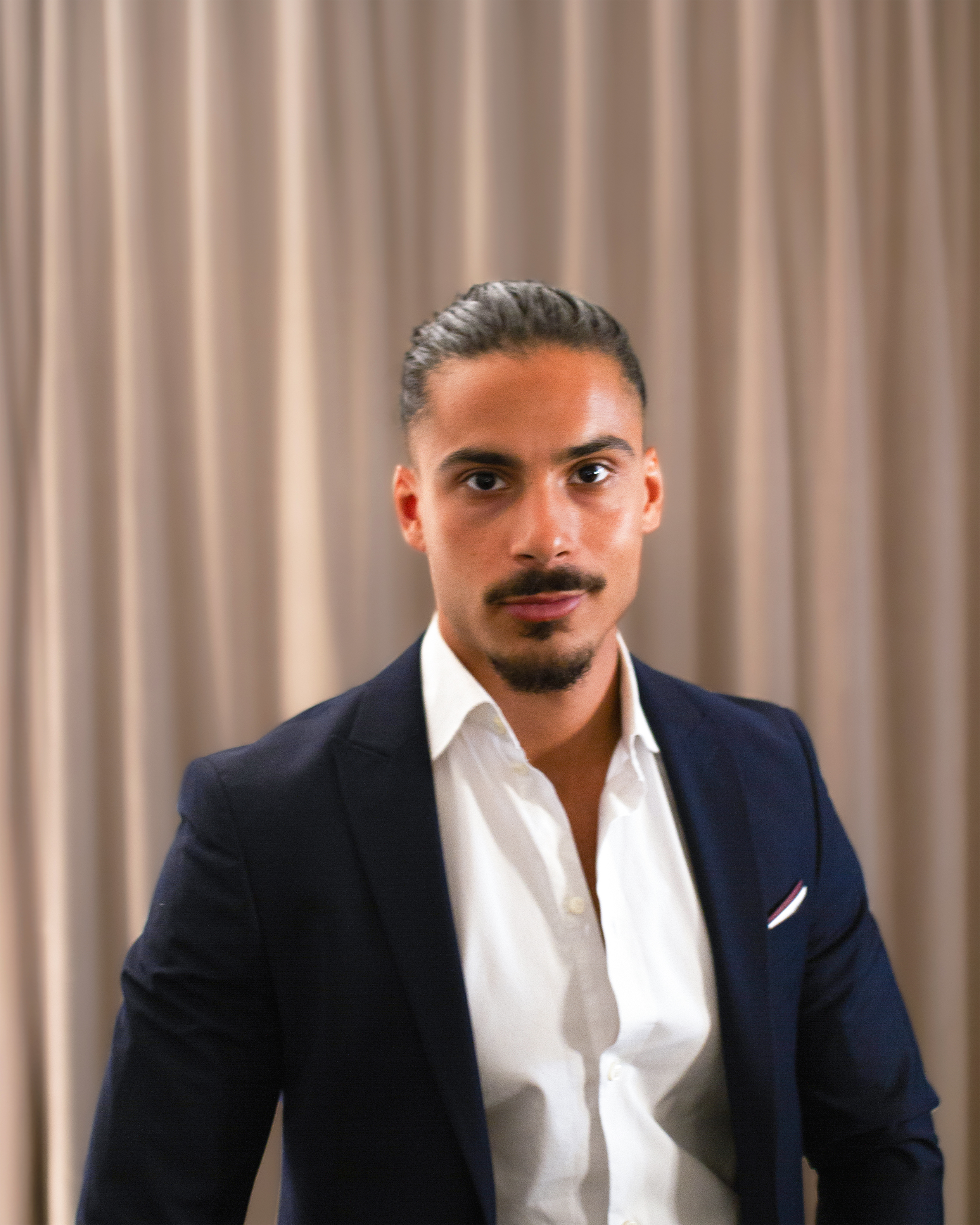 Porträtt av Didar Arghashi, Co-Founder på Qonfin och expert inom finansiell strategi.