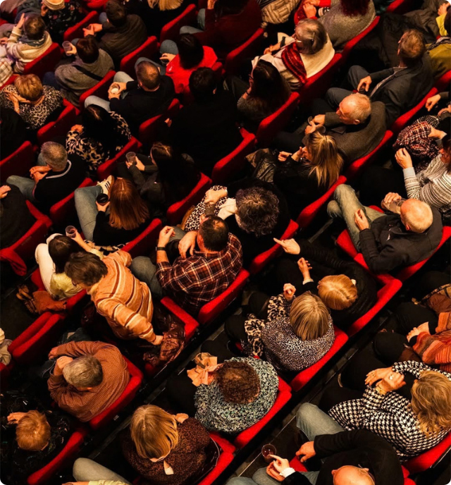 Galeri audience as seen from above