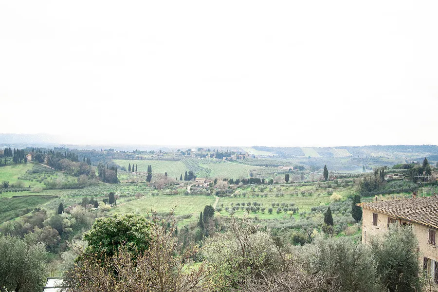 Pejzaž brdovitog kraja u zlatnom satu – travel i prirodna fotografija – Fotograf Mihajlo