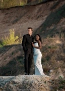 Mladenci poziraju na prewedding fotografisanju u okolini Beograda.