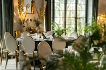 Elegantan restoran tokom venčanja u Beogradu.
