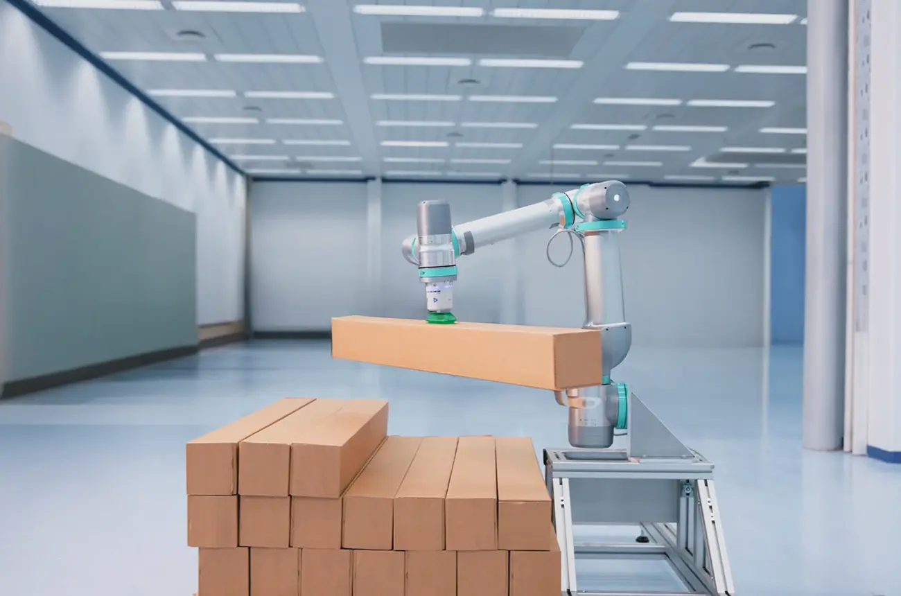 Palletizing use case from RobCo