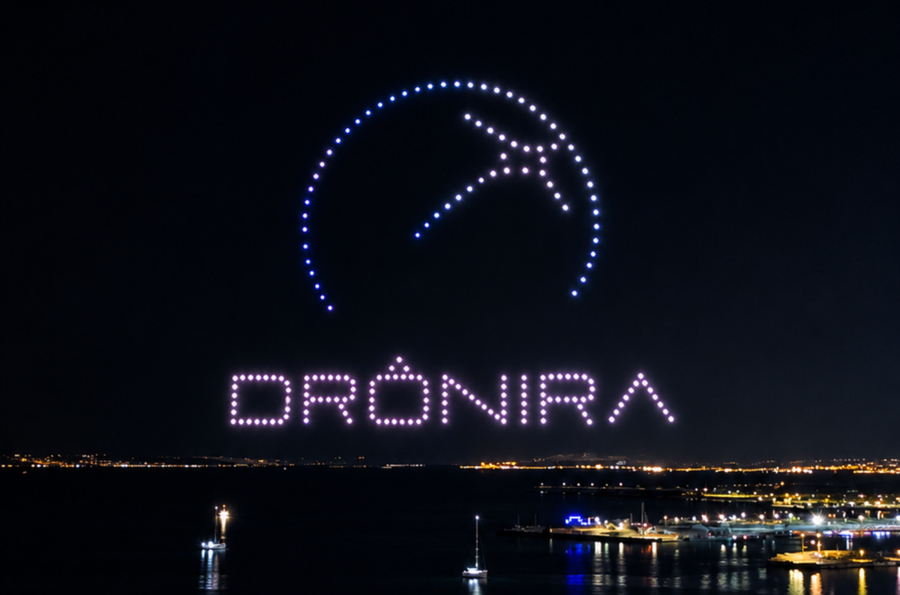 10λεπτο drone show της Dronira πάνω από το One&Only Aesthesis στα Αστέρια Γλυφάδας κατά τη λήξη της τελετής των Athens Riviera Luxury Awards 2026