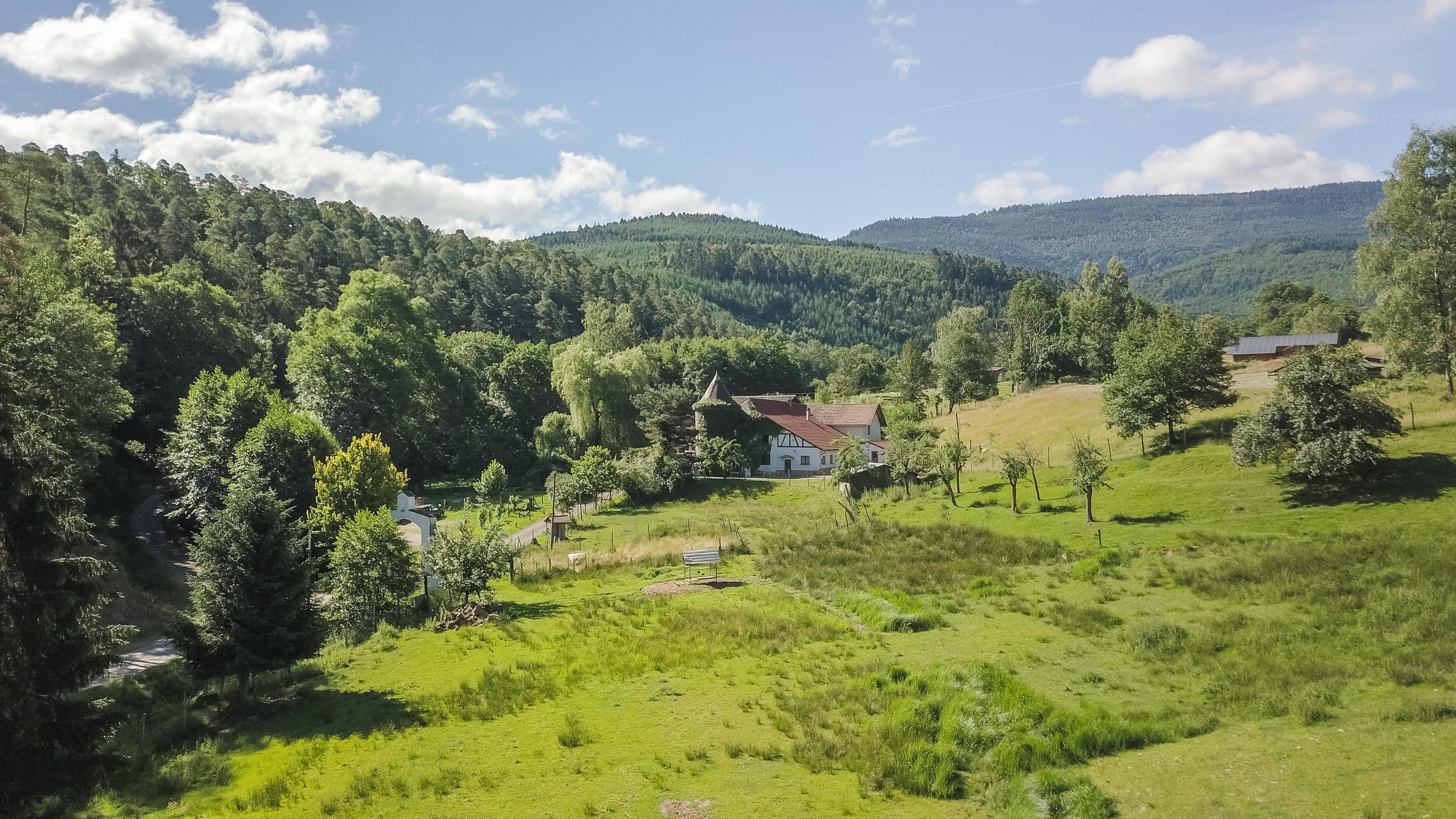 photos drone du domaine d'estary