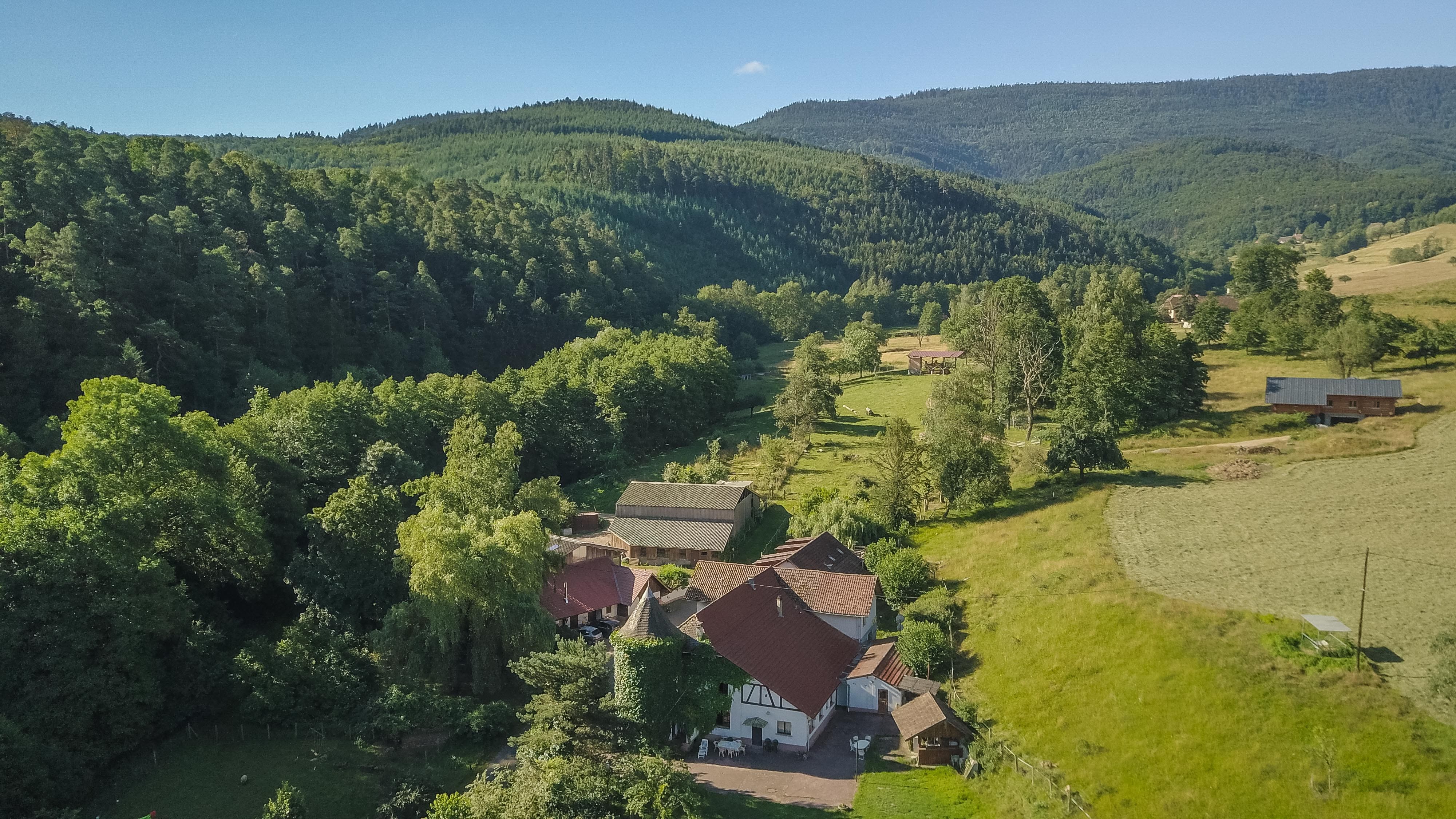 photos drone du domaine d'estary