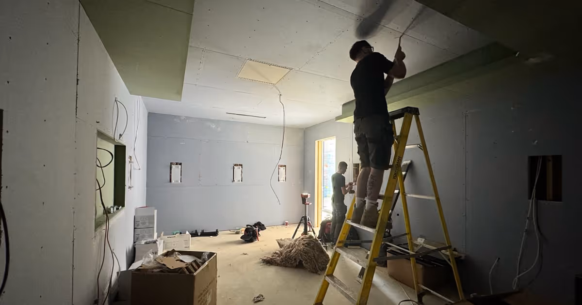 Lux electrician in Caldecote working