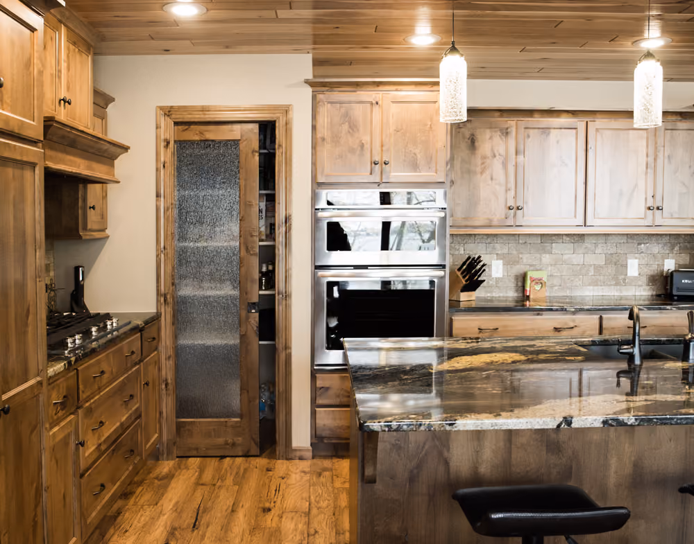 Knotty Alder Rain Interior Door | FAKRA
