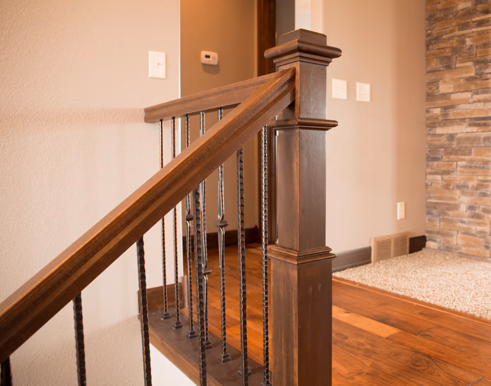 4091 Box Newel | Forged Iron Balusters | S.O. Rail | 176A Knotty Alder Casing