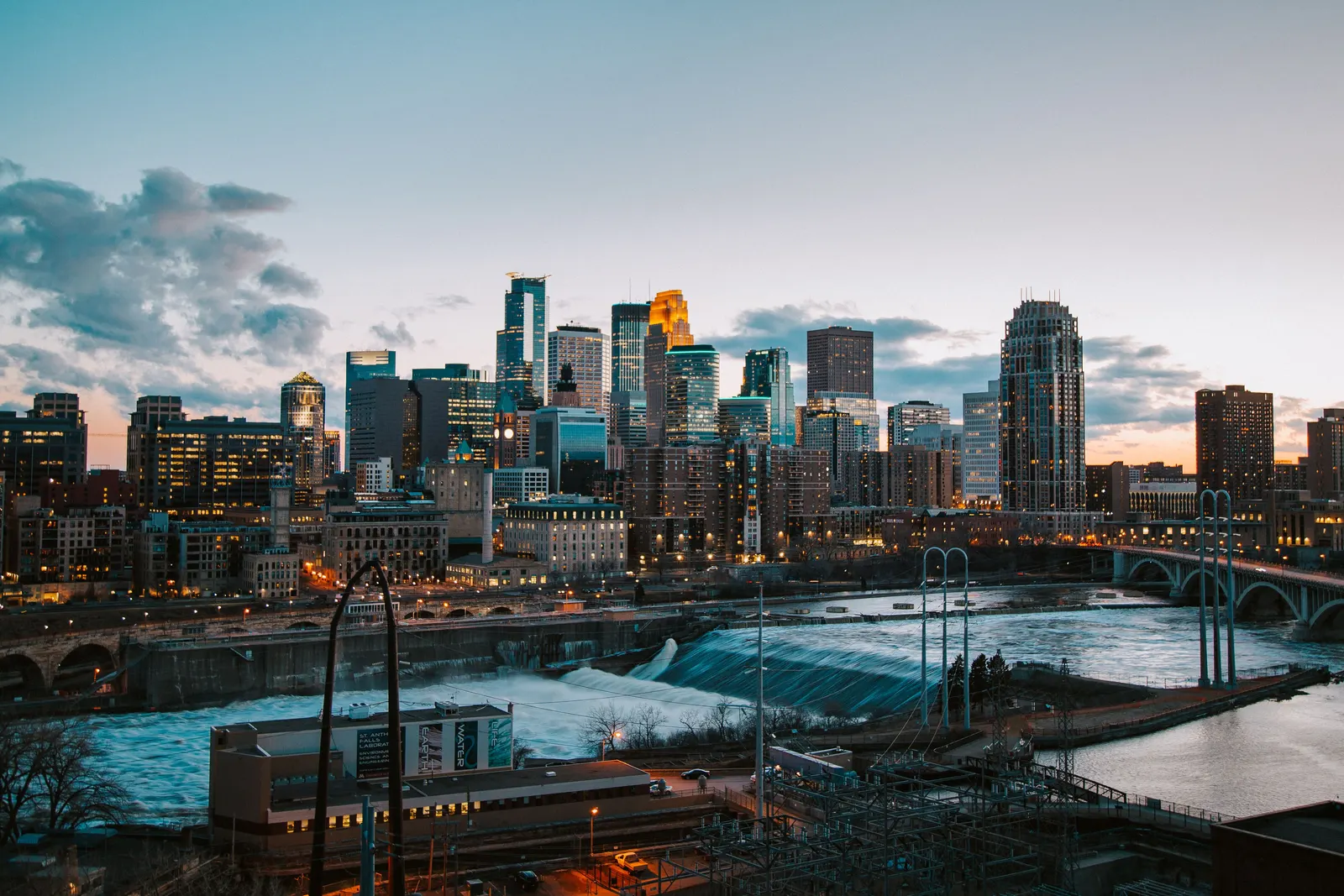 Minneapolis skyline - answering service specialists in minneapolis, mn
