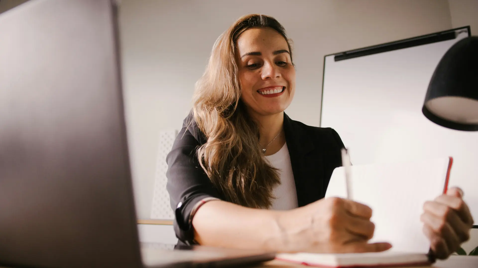 How Much Do Bookkeepers Make Working From Home?