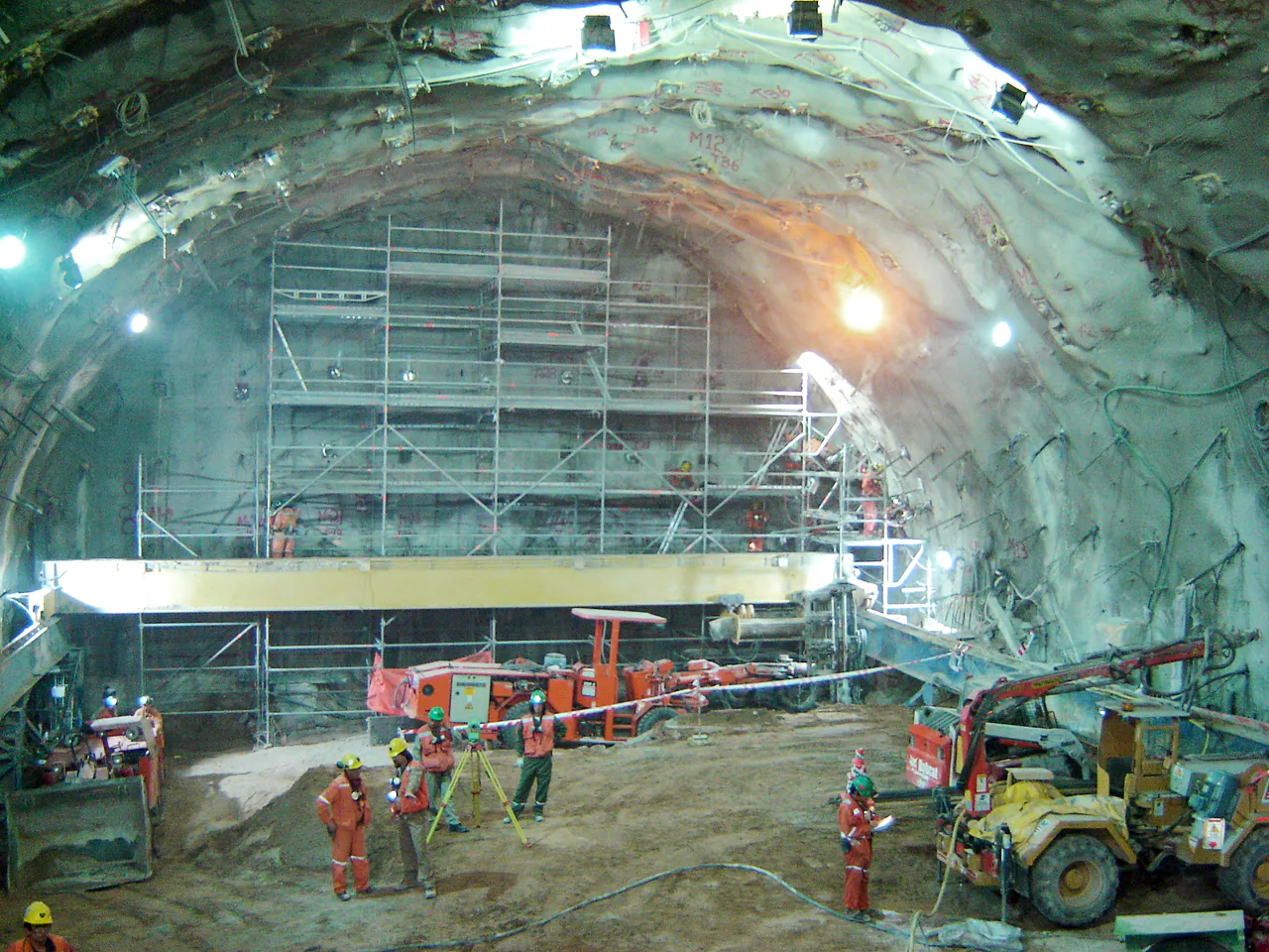 Túnel de una mina subterránea en construcción