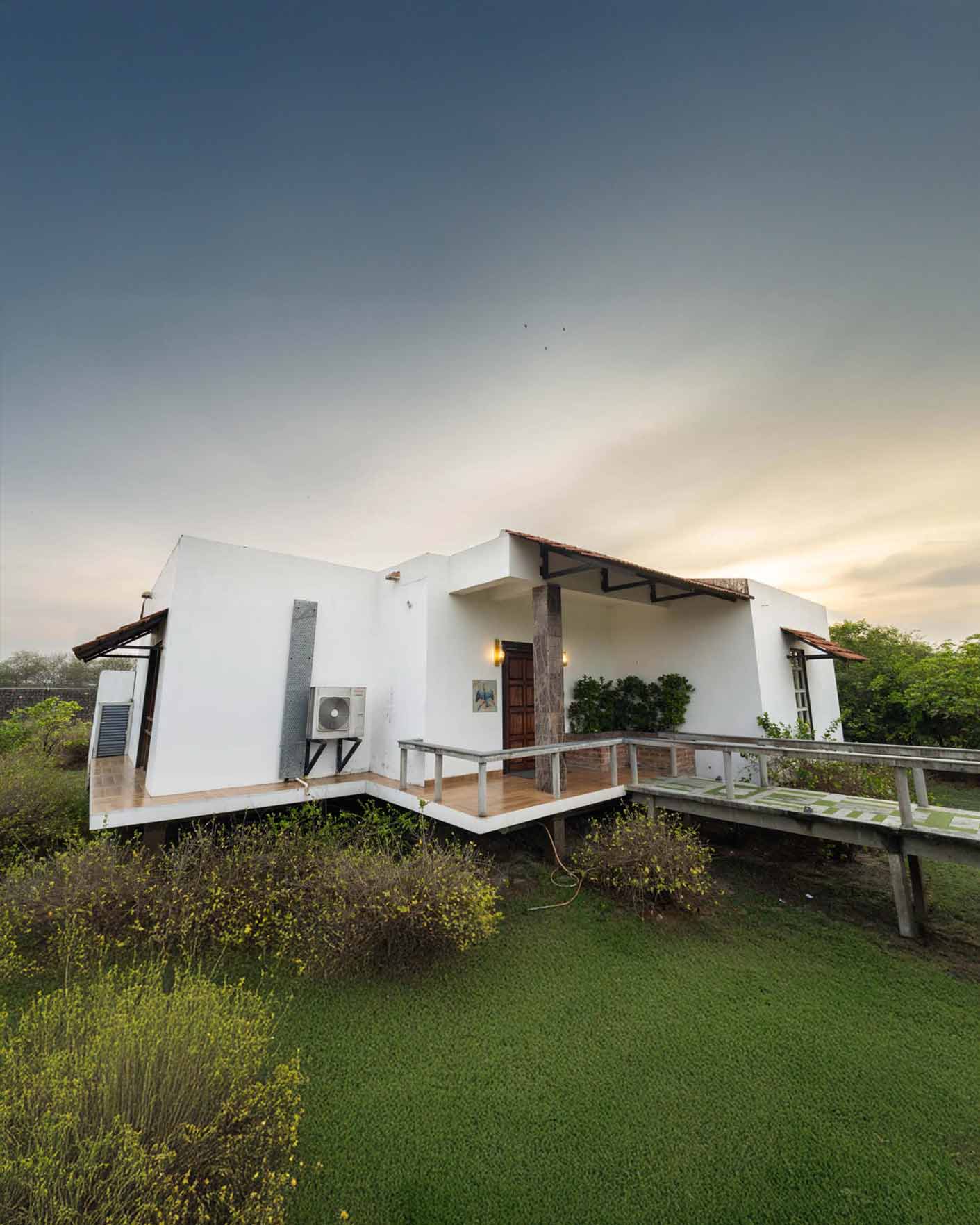 Private garden villa with nature view