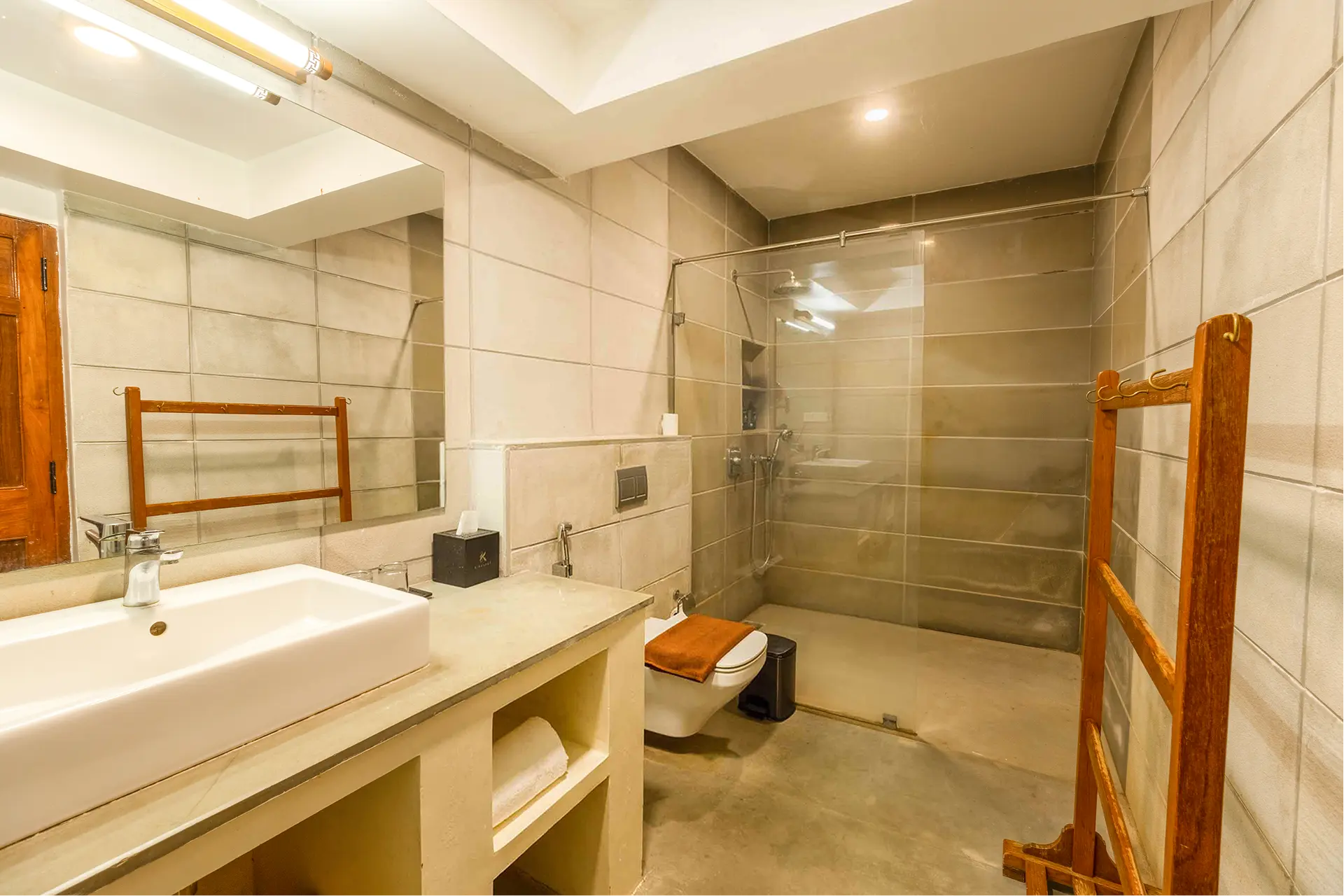 Affordable luxury stay ECR