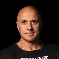 Portret van DJ Paul Elstak