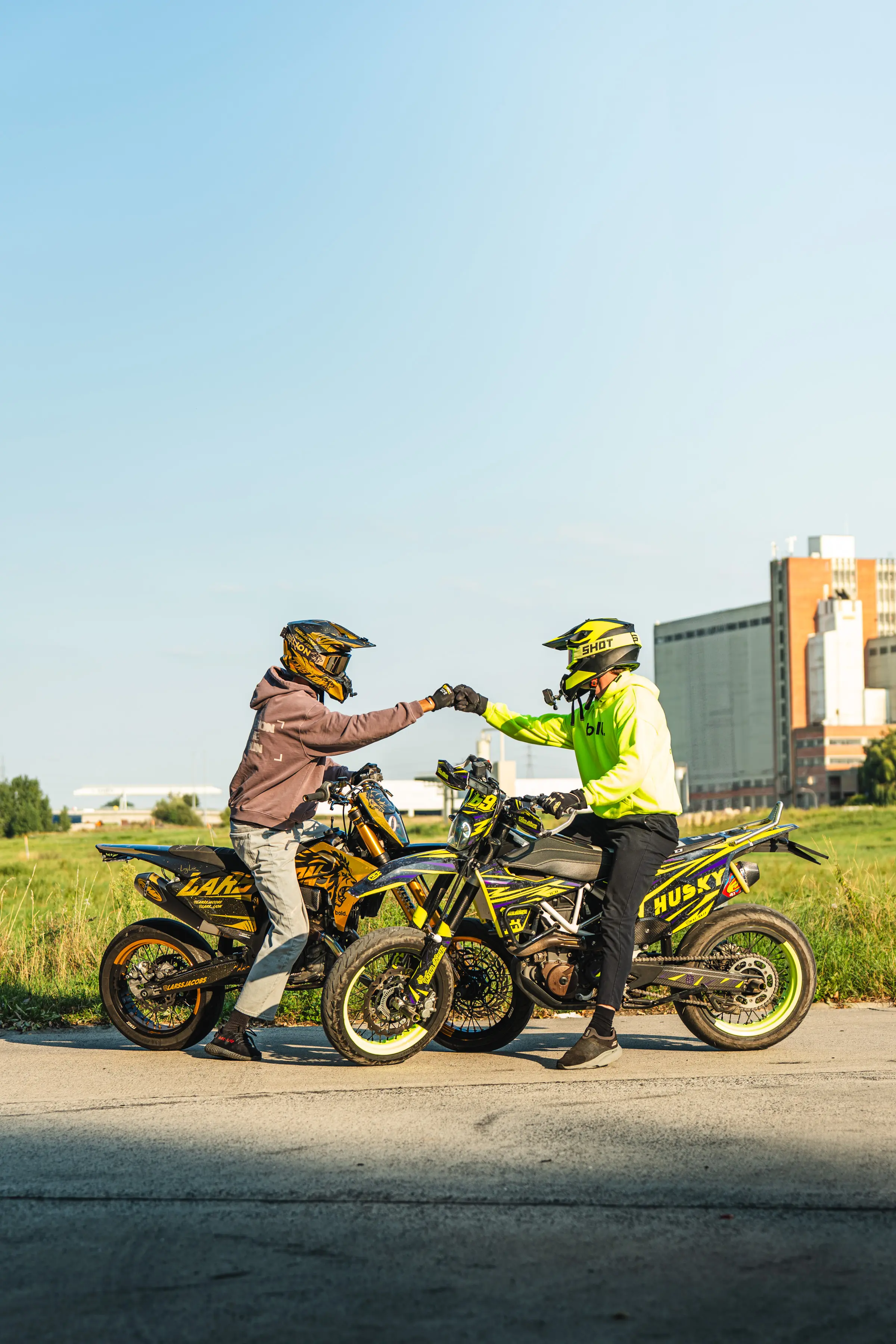 WESLEY.MNTL & LARS LION