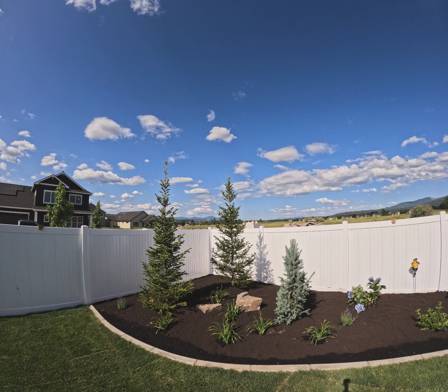 quality fence work image