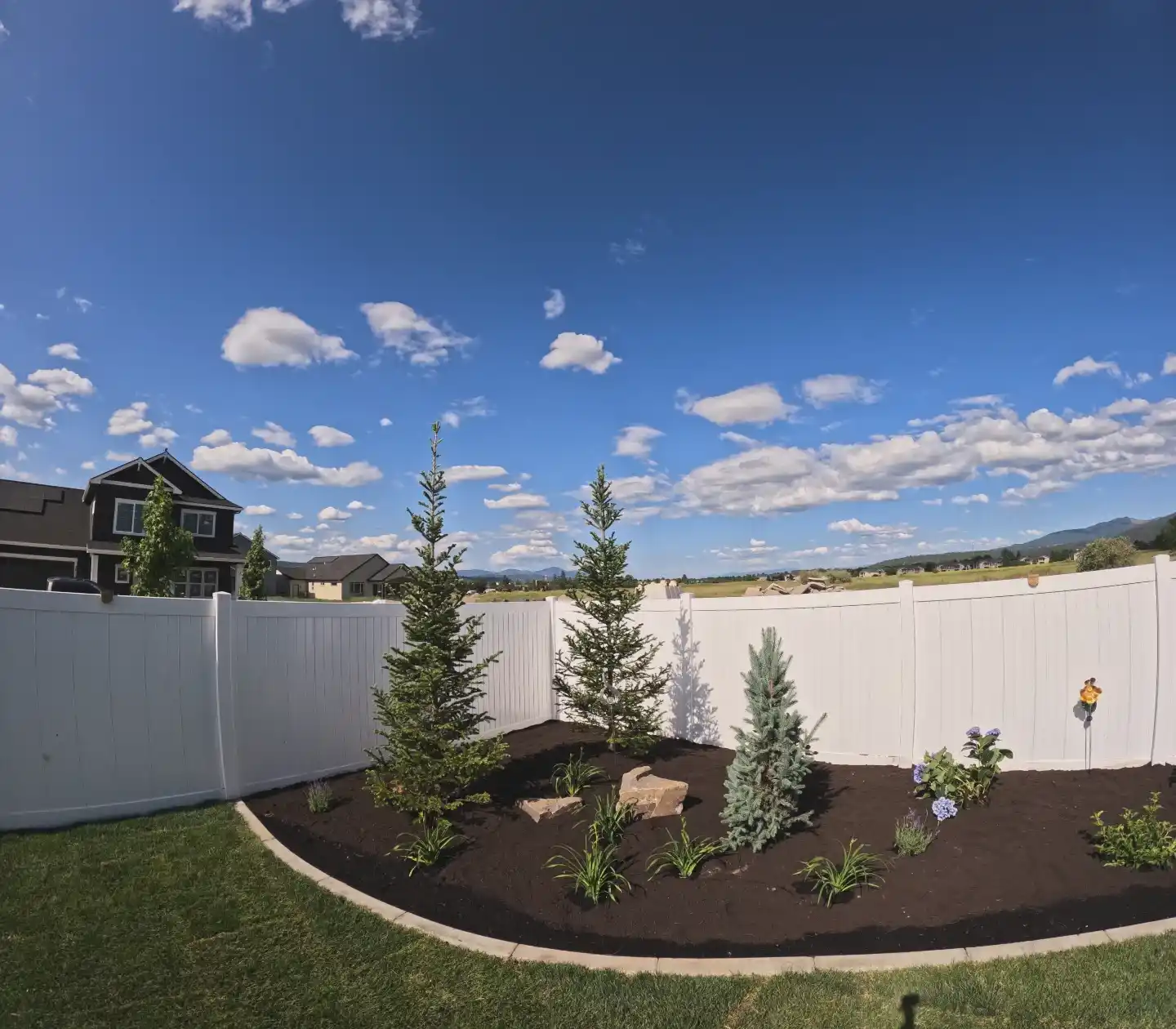 quality fence work image