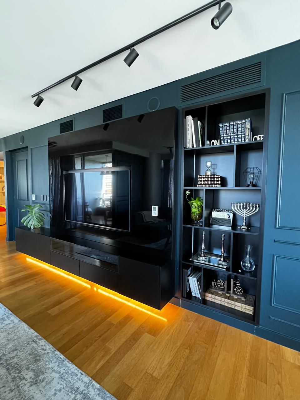 image of busy office environment (for a hr tech)