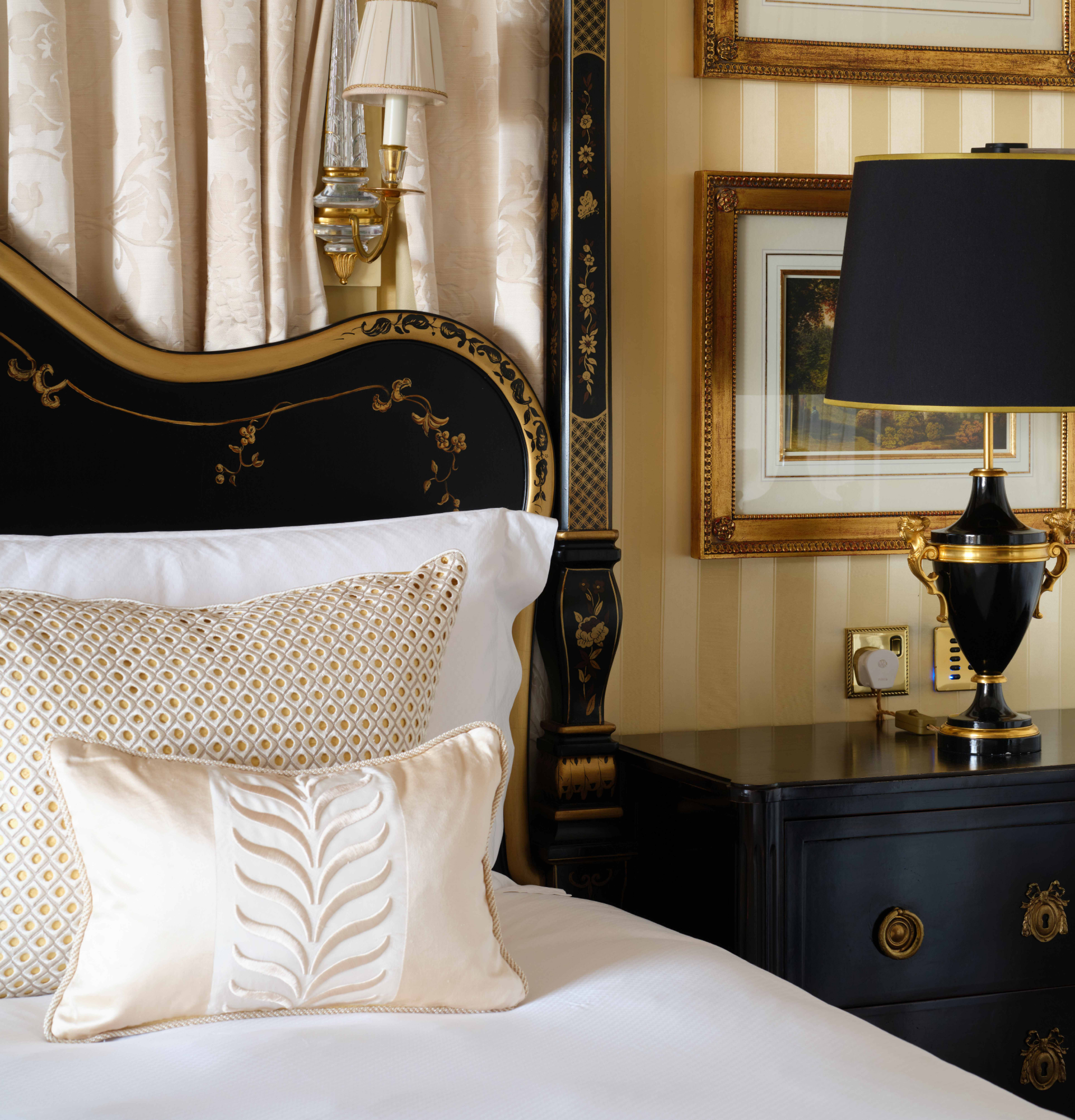 The Royal Suite holds a spectacular procession of rooms facing the river - a space beloved by politicians, royalty and Hollywood.