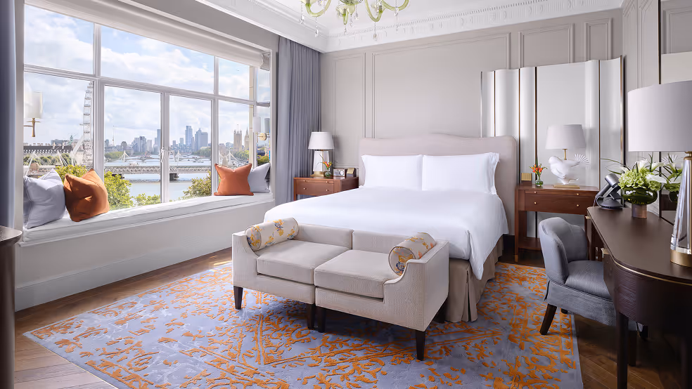Take time out from the hustle and bustle of city life by choosing The Savoy’s Suite Serenity package. Indulge in a pampering experience from our skilled therapists, guaranteed to leave you feeling rejuvenated.