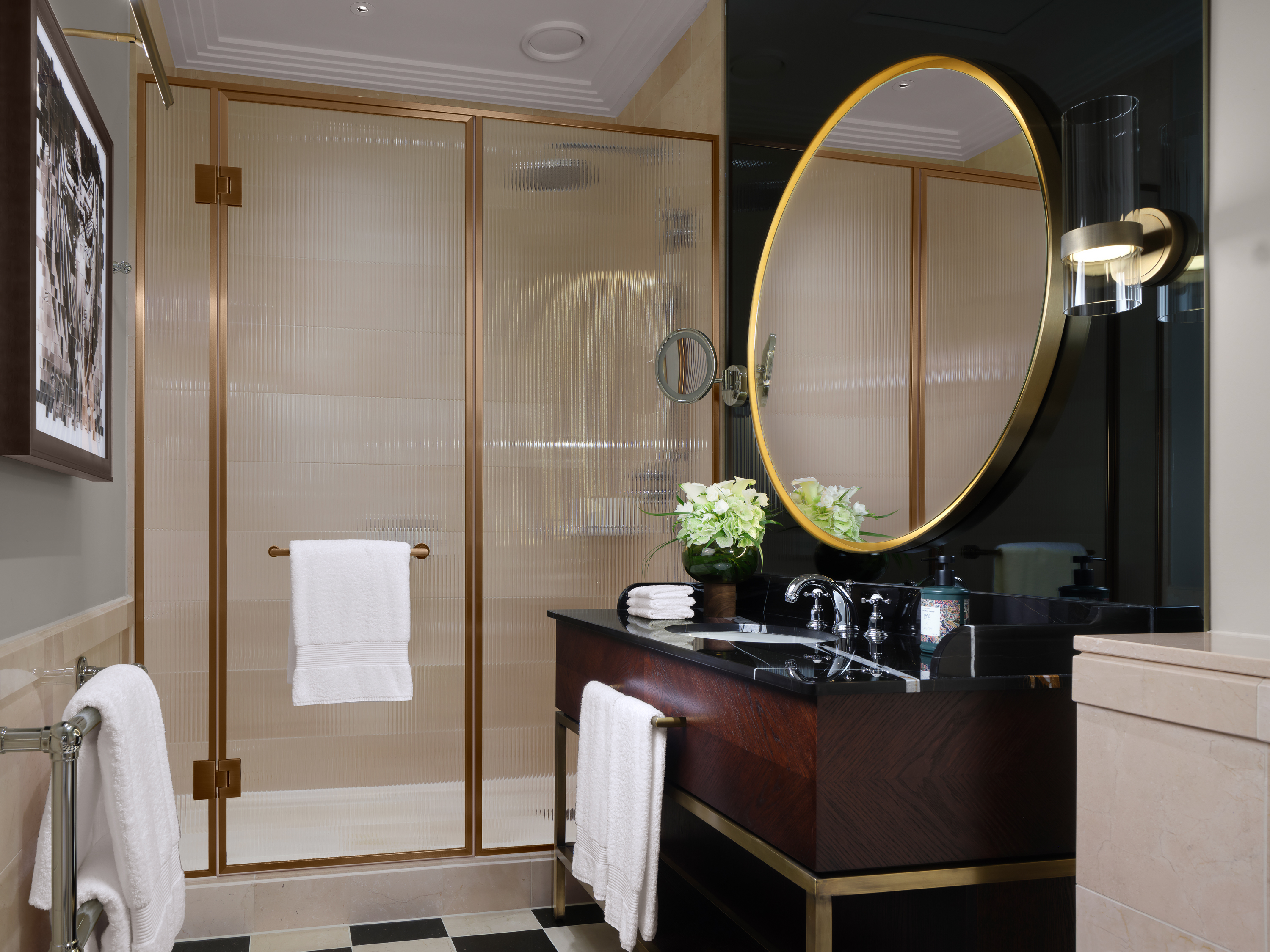 Reflecting The Savoy’s two design eras, each Superior Queen Room is arranged in either Edwardian or Art Deco style. Views reach to quiet courtyards or city streets, with daylight through sash windows and a marble bathroom giving the room its calm counter to London outside.