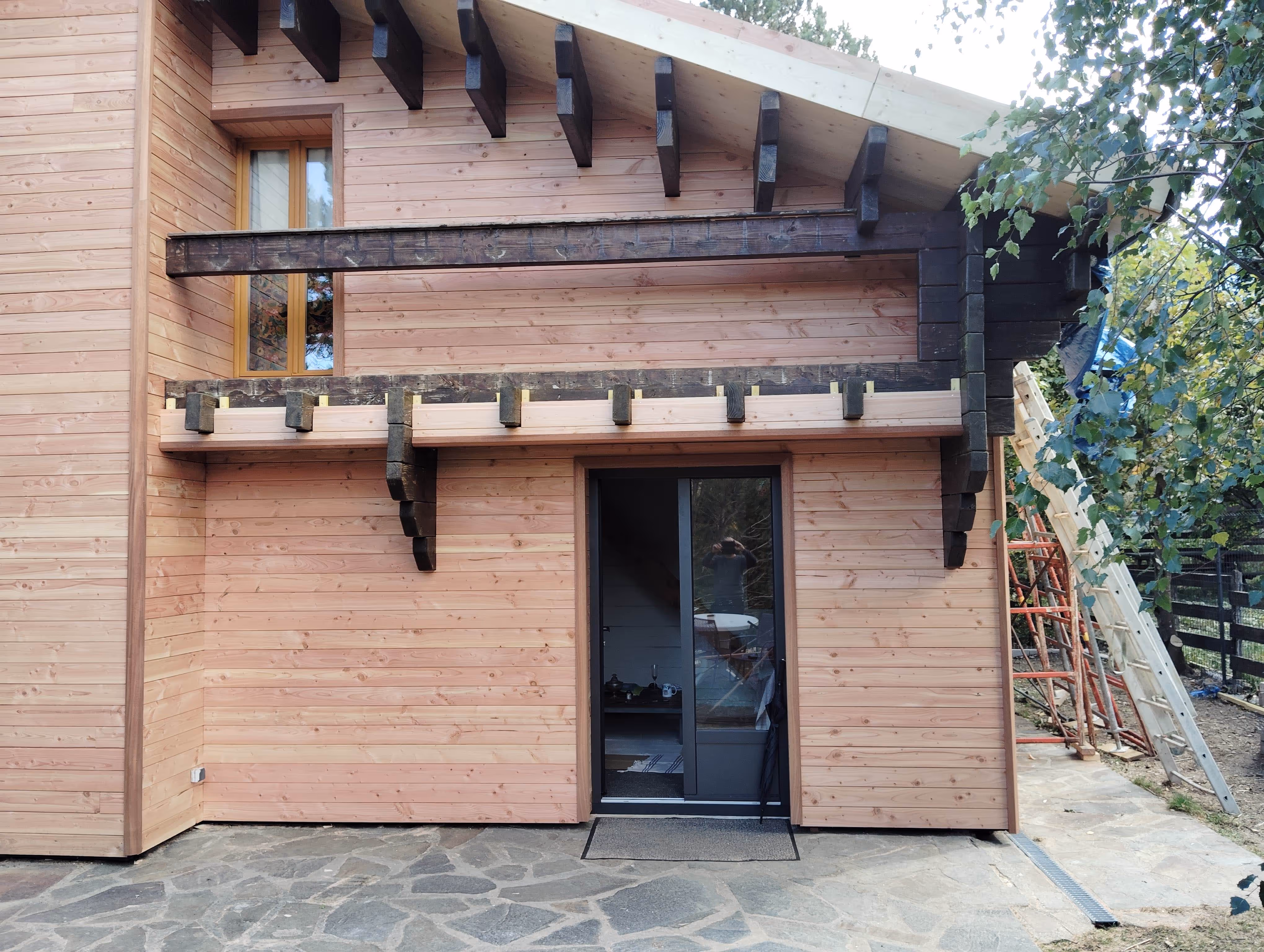 Façade en bois sur maison par GAB Agencement
