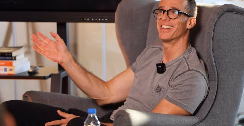 Dory Zidon presenting