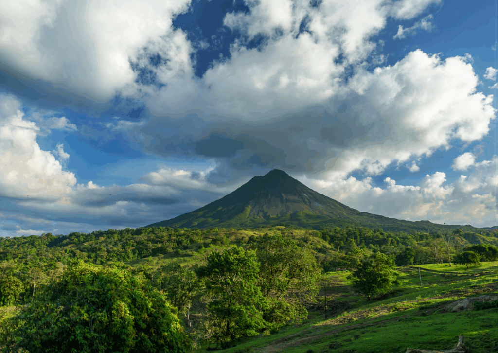 An image of a volcano in Costa Rica.
