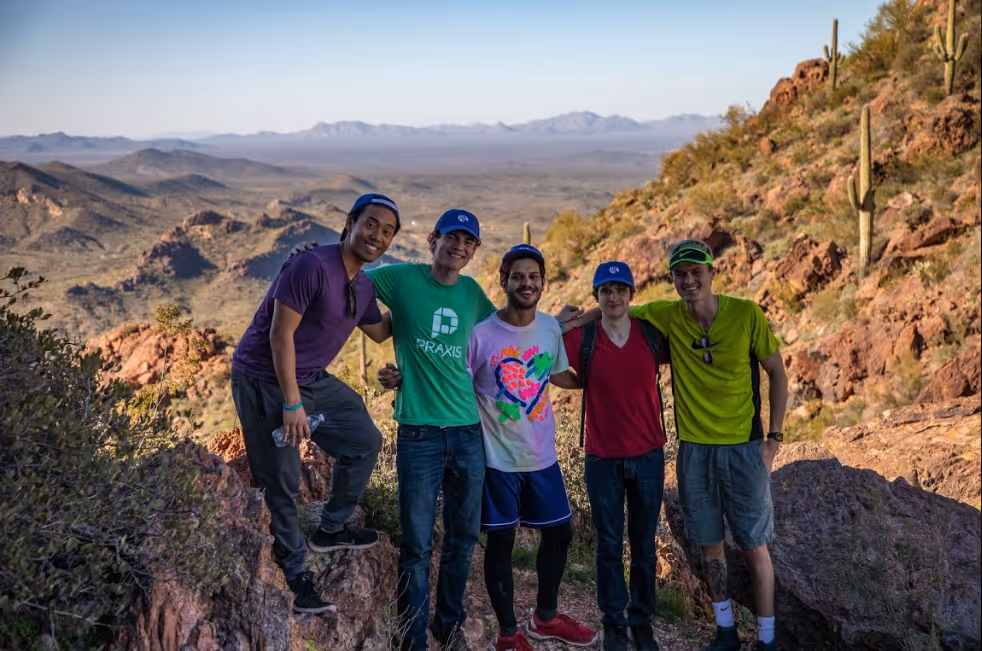 1_k5vqRk-eyj705OxT8d1PLA