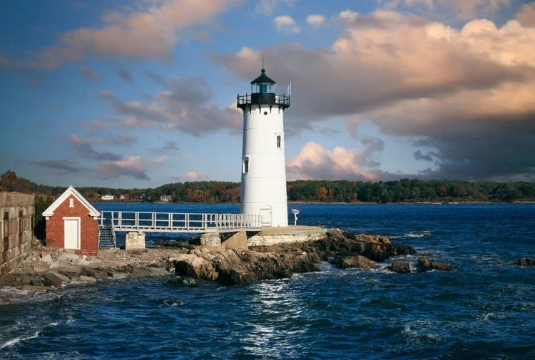 Lighthouse and fort in New Castle