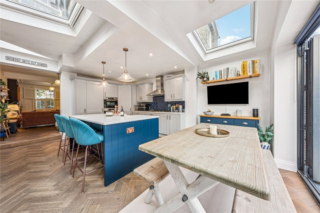 3 bedroom property in Ashbury Road, London, SW11 ...