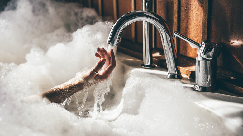 Why Your Bathtub Needs A Water Filtration System