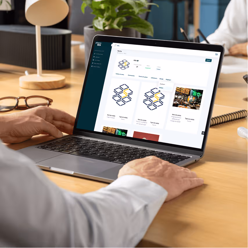personnalisation de la vitrine en ligne d'un restaurant via le back office sur ordinateur