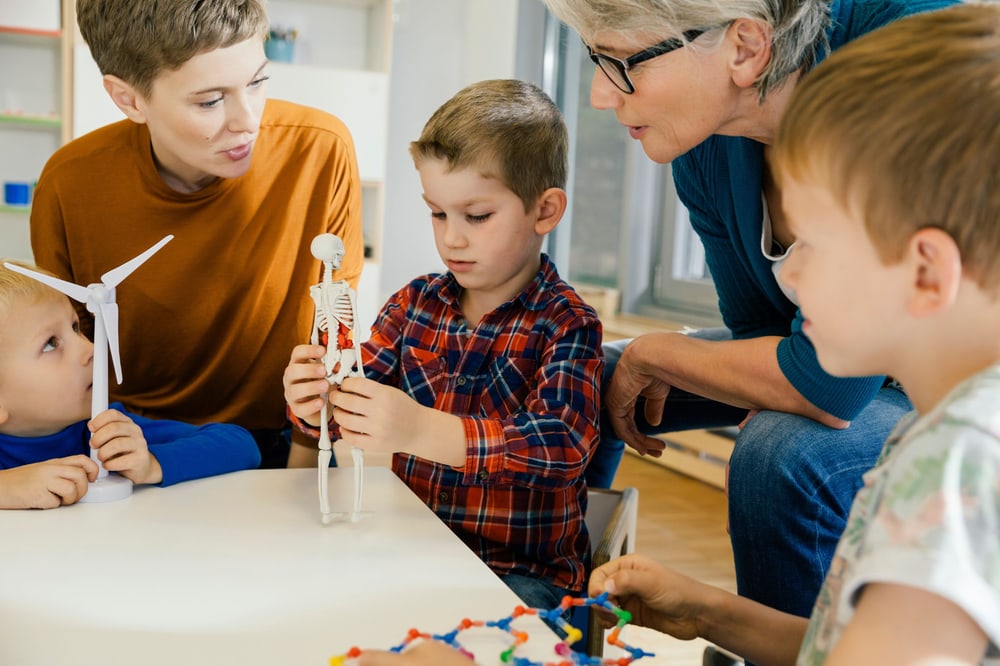 Foto von einem lernenden Kind