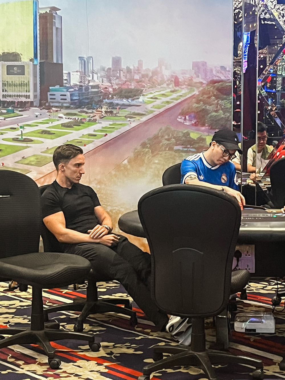 Mikke Hernetkoski Thaimaassa – 100 % digitaalinen kirjanpitäjä ja sijoitusyhtiöiden taloushallinnon asiantuntija palvelee asiakkaita globaalisti.