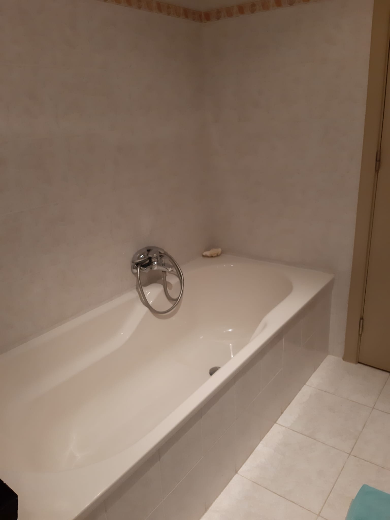 Badkamer voor de renovatie