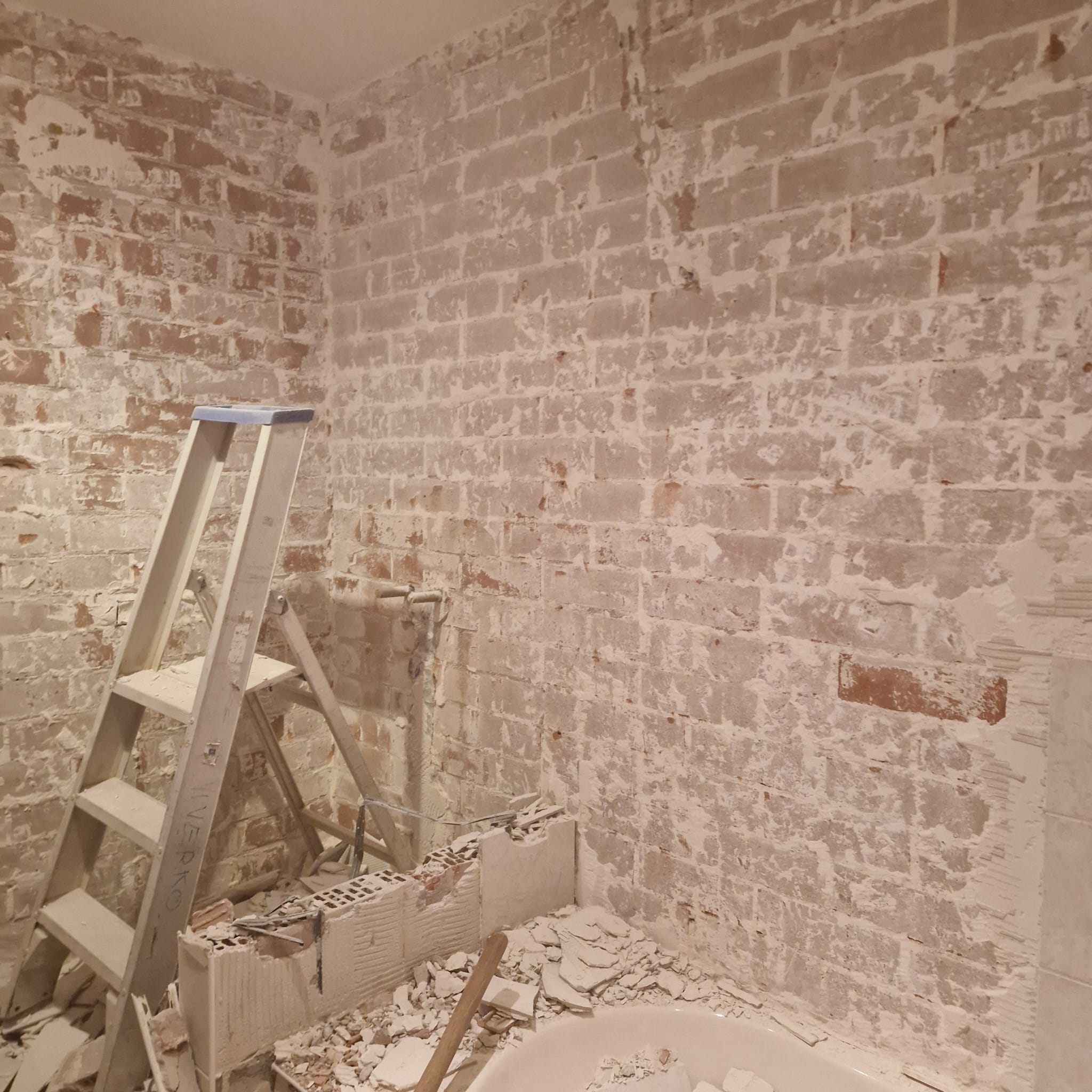 Badkamer tijdens de afbraakwerken
