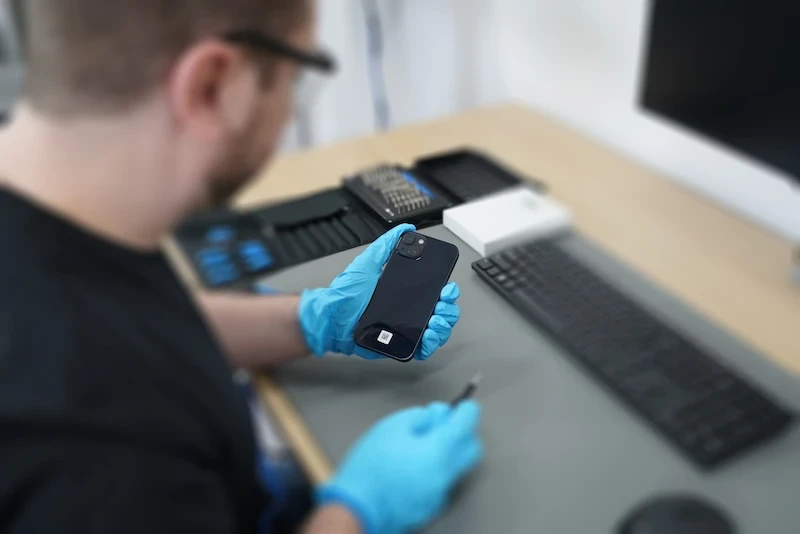 Services de réparation de l'iPhone 16 pour la réparation de l'écran, le remplacement de la batterie et les problèmes de port de chargement par CPR Cell Phone Repair